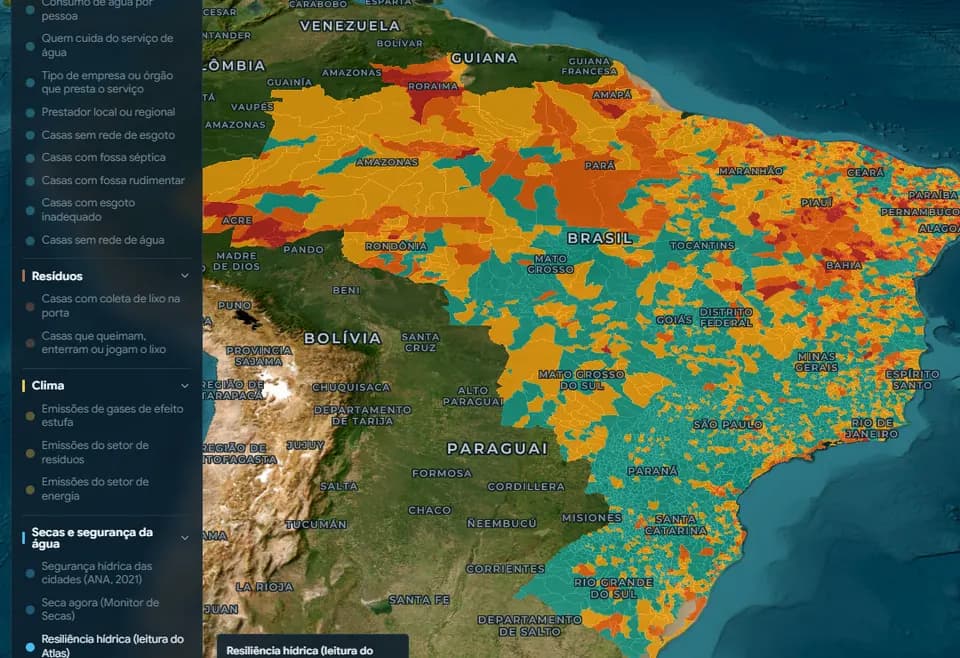 Mapa do Atlas com a resiliência hídrica de cada município e o painel de indicadores